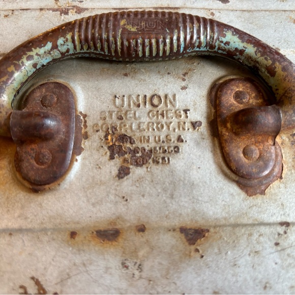 Rustic Union Steel Chest Tackle Box - Picture 7 of 8